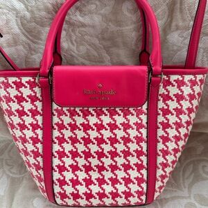 Kate Spade Bikini Pink Cruise Medium Tote Purse Woven Houndstooth EUC pink/cream